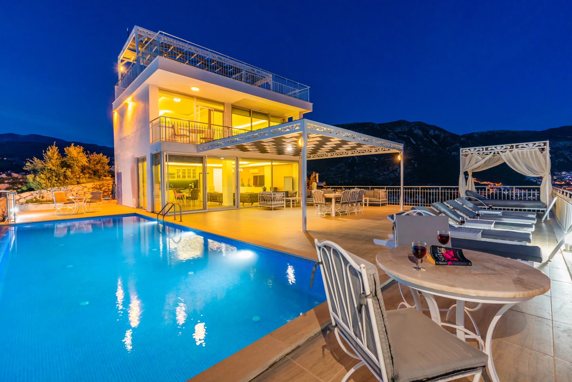 Villa İnfinity Isıtmalı Havuz 81