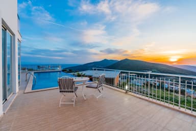 Villa İnfinity Isıtmalı Havuz 87