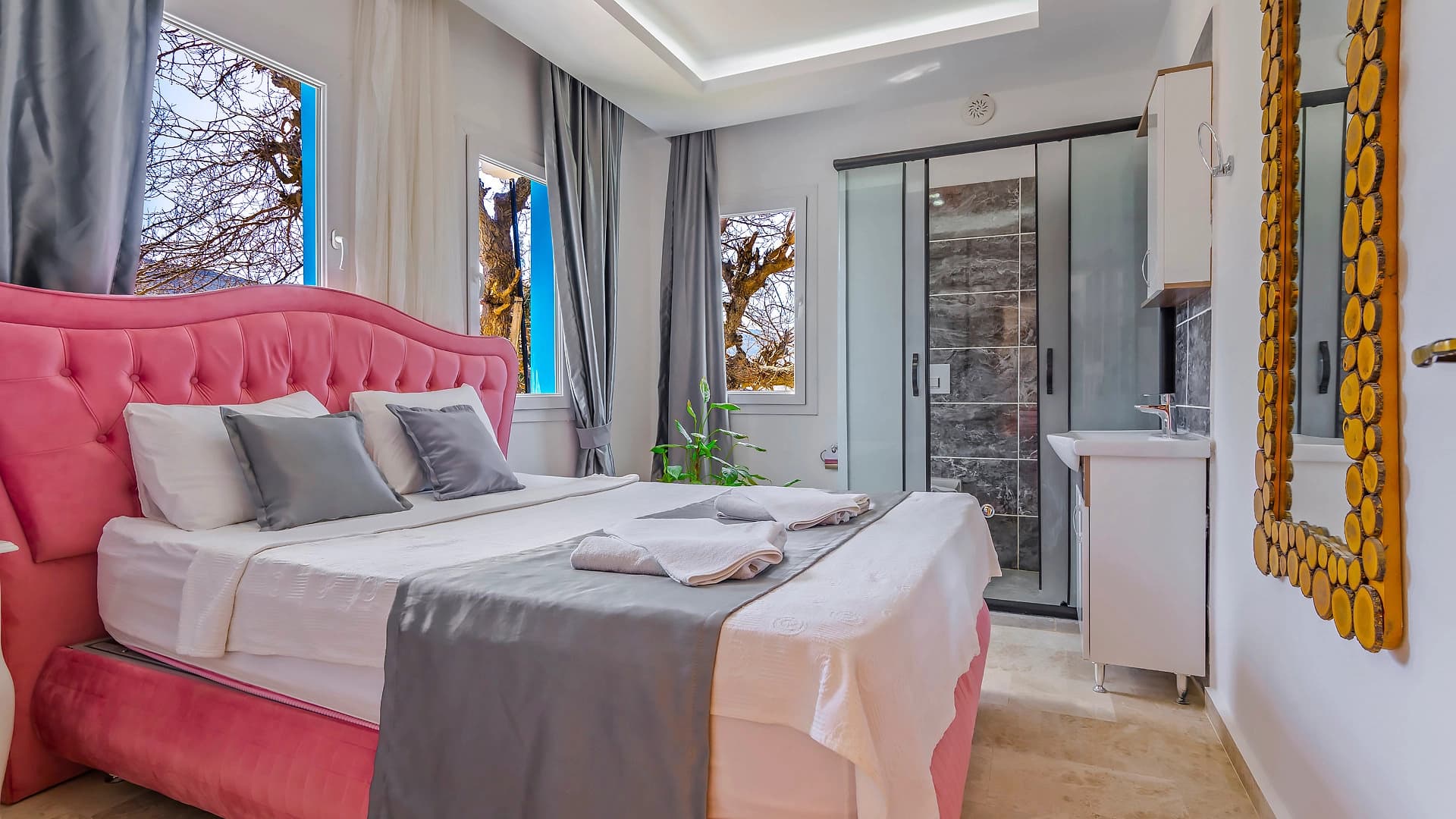 Villa Ekinezya Korunaklı Havuz 81