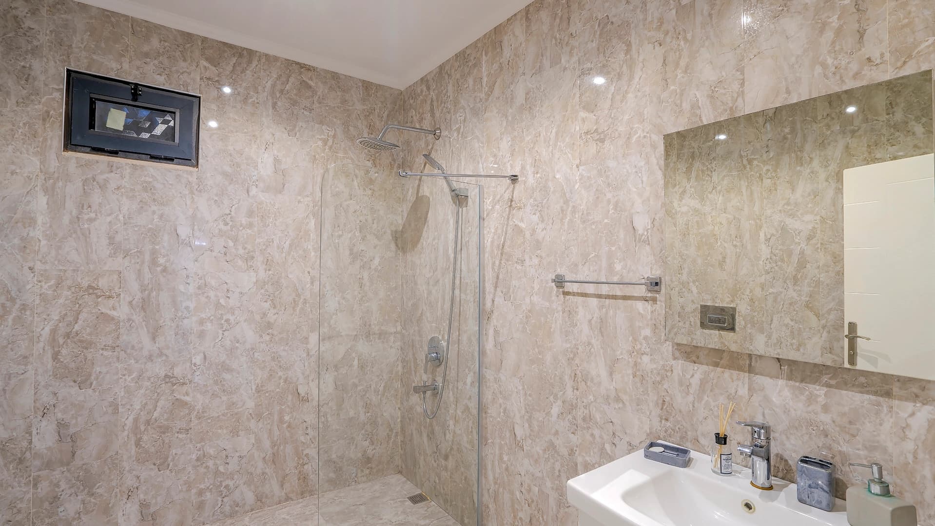Villa Rock Korunaklı Havuz 99