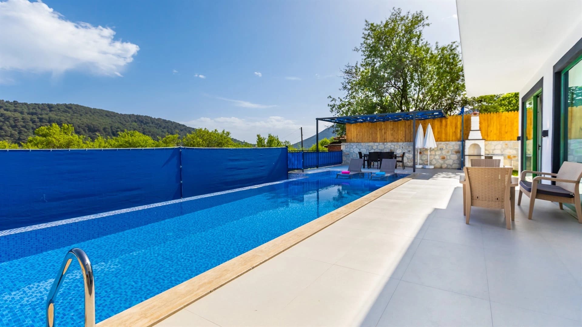 Villa Burcu Korunaklı Havuz 84