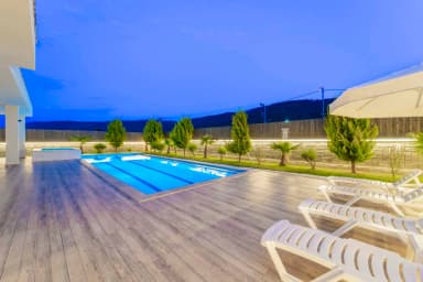 Villa Edda Korunaklı Havuz 97