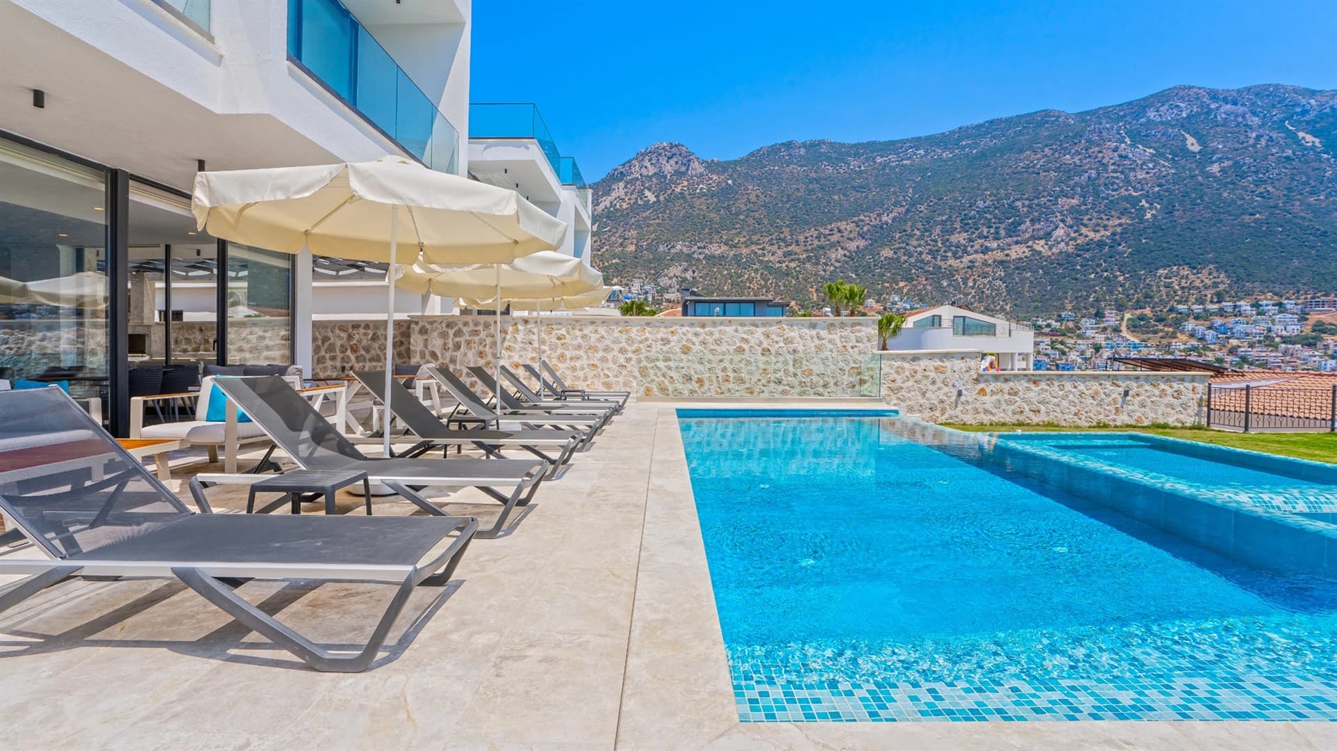 Villa Lion Çocuk Havuzu 55